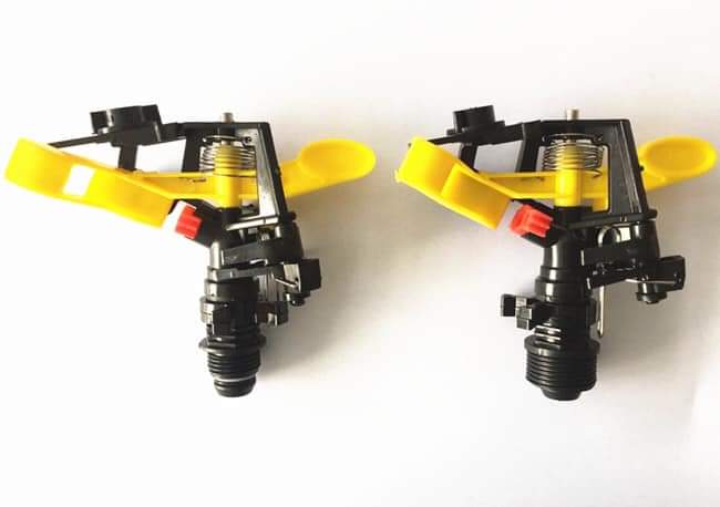 رشاش زاوية  بنصف قطر 7م بمدخل ½ بوصة